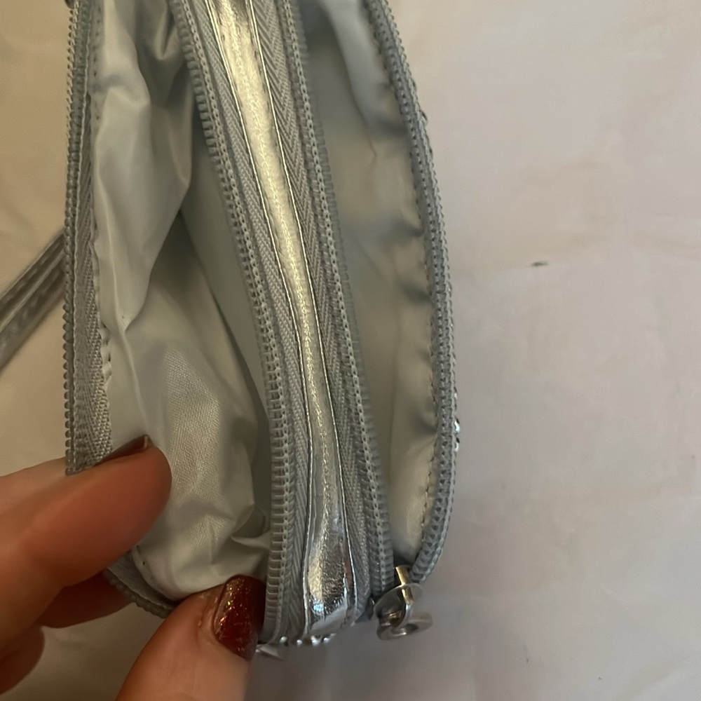 Ladies small evening beaded bag. Has wrist handle! Great condition! - Picture 3 of 4